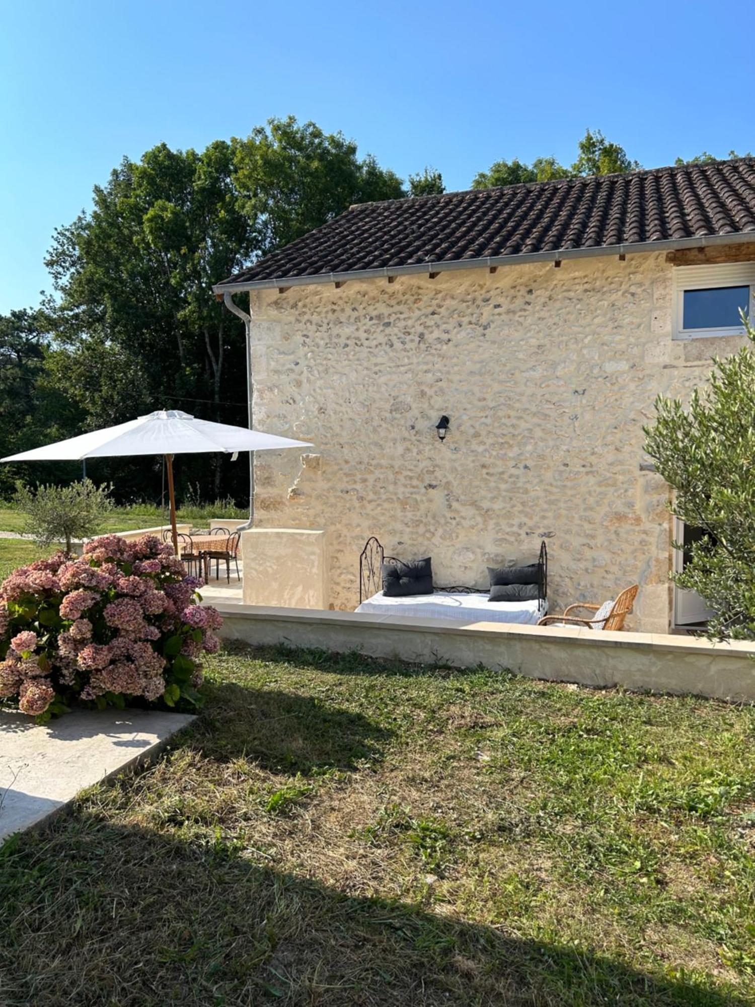 L Etable A Bois Trélissac Exterior foto